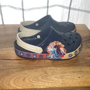 Barely worn Girls DISNEY FROZEN 2 crocs